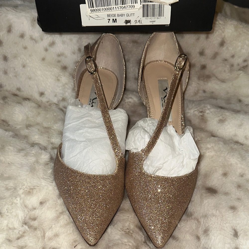 Nina Gold Glitter Women's Heels - Great as holiday party shoe, prom, special EUC